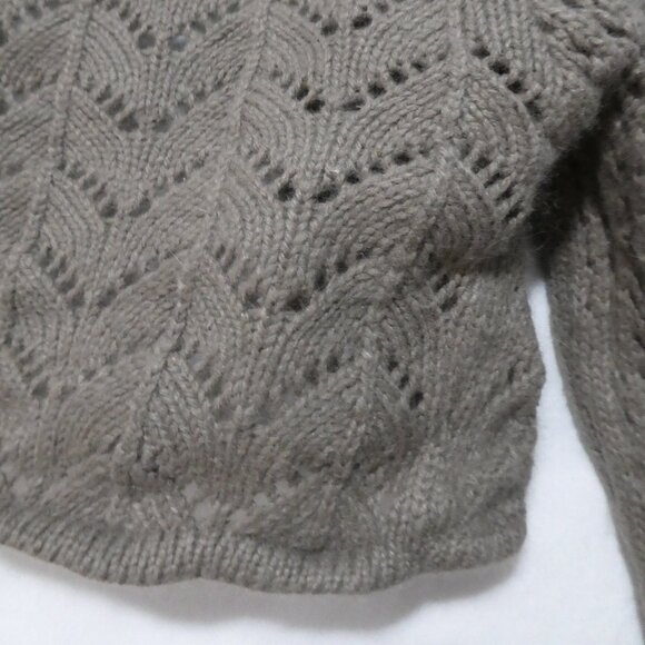 MASSIMO | small | Chic Crochet Cropped Cardigan - Picture 15 of 16